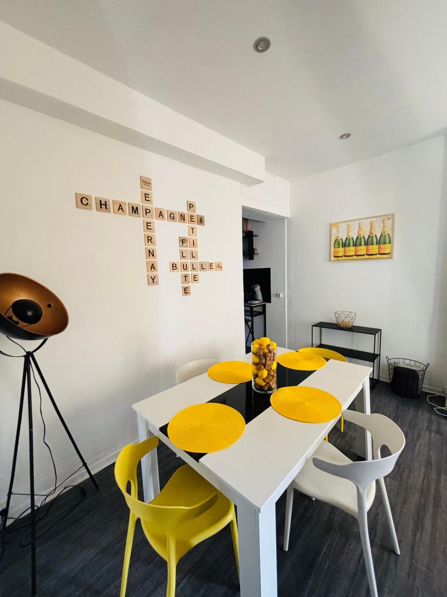 Petille En Champagne - 1 Chambre - Terrasse 에페르네이 외부 사진